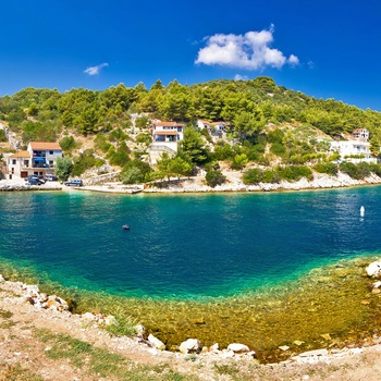 Kystby og strand på øen Dugi Otok i den kroatiske skærgård, Dalmatien i Kroatien