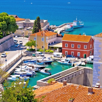 Lystbådehavn i Zadar, Dalmatien i Kroatien