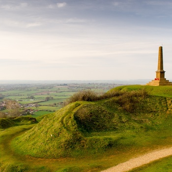 England, Somerset - obelisken på toppen af Ham Hill