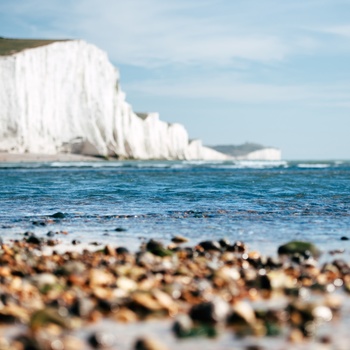 klipperne ved Seven Sisters set fra stranden, Sydengland