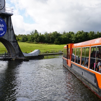 Falkirk Wheel med båd