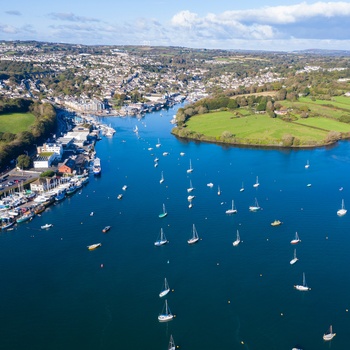 Indsejling til havnebyen Falmouth i Cornwall, Sydengland