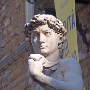 Kopi af David statuen foran Palazzo Vecchio i Firenze, Toscana