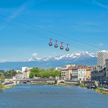 Grenoble for foden af de franske Alper, Frankrig