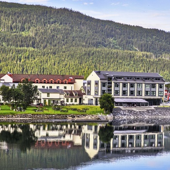Fru Haugans Hotel fra vandet, Norge