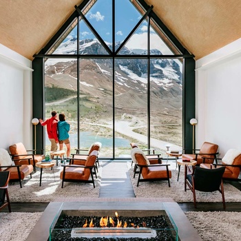GIacier View Lodge, Lounge with  Glacier view