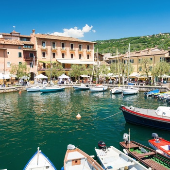 Kystbyen Torri del Benaco, Gardasøen i Italien
