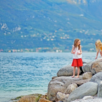 Børn ved Gardasøen