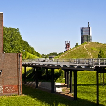 Industripark Nordsternpark med North Star Tower i baggrunden, Gelsenkirchen i Midttyskland