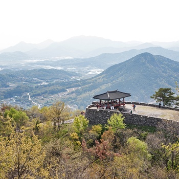 Geumseongsan bjerget med et tempel og fort, Sydkorea