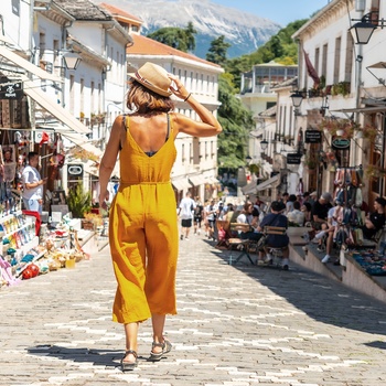 Gjirokäster Bazar i den gamle bydel der er på UNESCOs Verdensarvsliste - Albanien