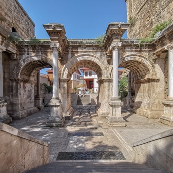 Hadrians Byport til en gamle bydel Kaleiçi  i Antalya - Tyrkiet