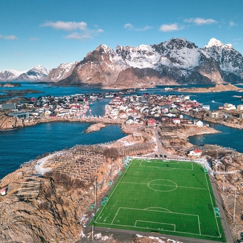 Henningsvær fodboldbane, Lofoten i Norge