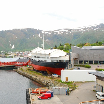 Hurtigrutemuseet i Stokmarknes, Lofoten i Norgnorge - Foto: Jacek Ulinski, Unsplash