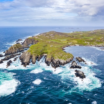 Irland, County Donegal - kystlinien på Irlands nordligste punkt ved Malin Head