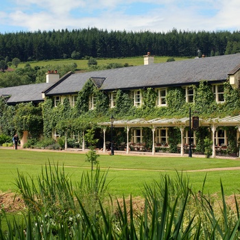 Irland, County Wicklow - BrookLodge and Macreddin Village Hotel smukt placeret i grønne omgivelser (Foto - Courtesy BrookLodge and Macreddin Village Hotel)