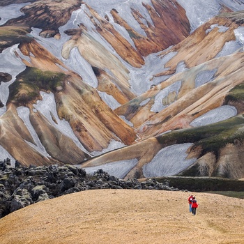 Vandring i månelandskabet Landmannalaugar i Island