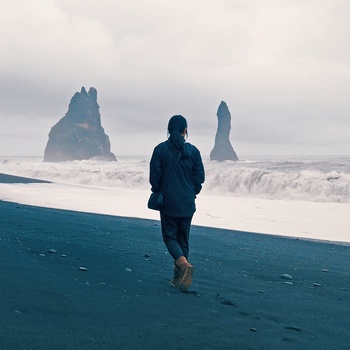 Reynisfjara stranden og klipperne Reynisdrangar, Island