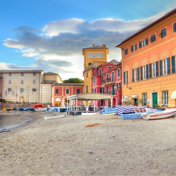 Sestri Levantes farvestrålende huse ved Baia del Silenzio