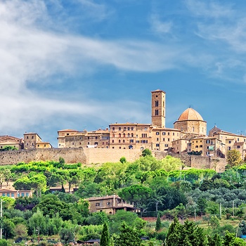 Bjergbyen Volterra i Toscana