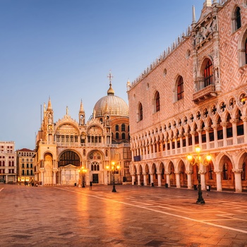 Dogepaladset og Markuskirken i Venedig