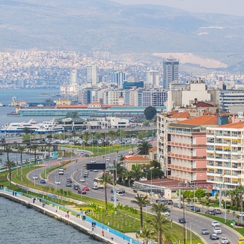 Promenade og vej langs kysten af Izmir - Tyrkiet