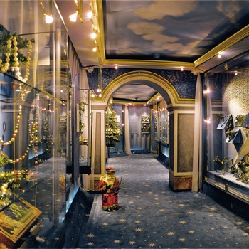 Käthe Wohlfahrt julemuseum i Rothenburg ob der Tauber, Sydtyskland - © Käthe Wohlfahrt German Christmas Museum Interior 