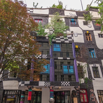 Indgangen og facaden af KunstHausWien i Wien - Østrig