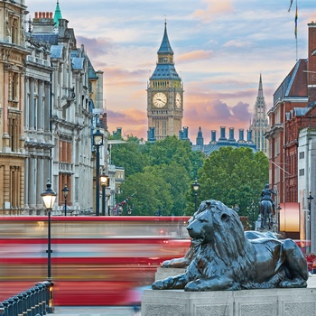 Big Ben set fra Trafalgar Square i London, England