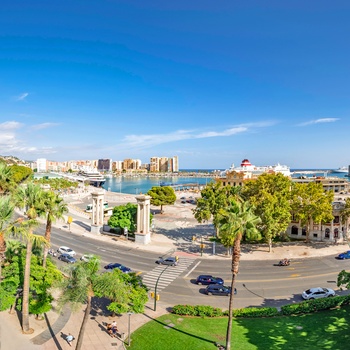 Panoramaudsigt ud over Malaga på en solskinsdag, Spanien