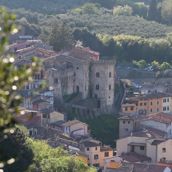 Middelalderlandsbyen Buti i Toscana
