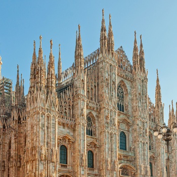 Facaden på Domkirken Duomo di Milano - Italien