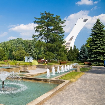 Montreal Tower set fra den botaniske have, Quebec i Canada