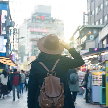 Myeongdong - shoppingområde i Seoul -Sydkorea