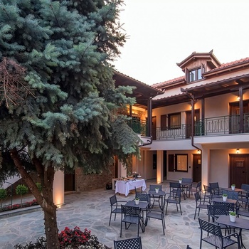 Mythic Valley - Facade