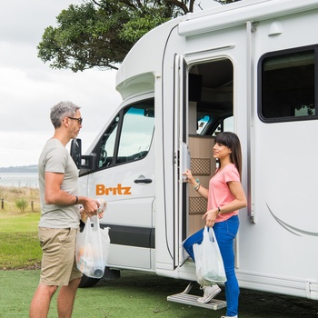 New Zealand -Britz Discovery autocamper parkeret