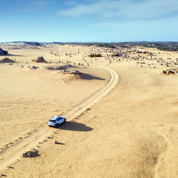 Vej gennem The Pinnacles i Nambung National Park - Western Australia