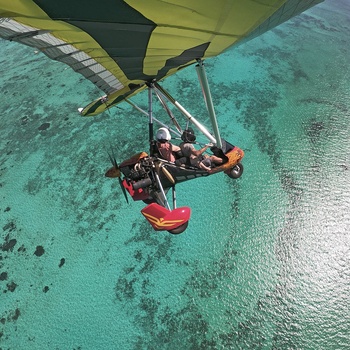 Microlight fly over Ningaloo Reef i Western Australia
