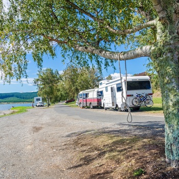 Autocamper ved Lake Taupo på Nordøen - New Zealand