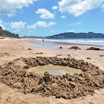 Hot Water Beach på Coromandel-halvøen, Nordøen i New Zealand