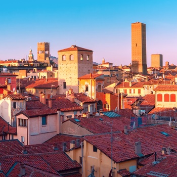 Renæssancebyen Bologna med de mange tårne, Norditalien