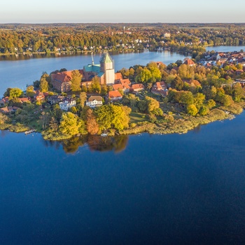 Øen i søen og byen Ratzeburg, Nordtyskland