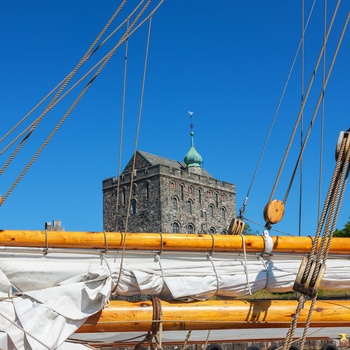 Udsigt til Bergenhus fæstningen i Bergen, Norge