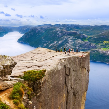 Preikestolen eller Prædikestolen i Norge