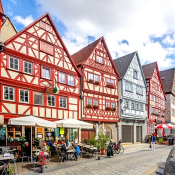 Bindingsværkshuse og restauranter i den tyske by Ochsenfurt - Bayern