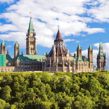 Parliamentsbygningen og Peace Tower i Ottawa, Ontario i Canada