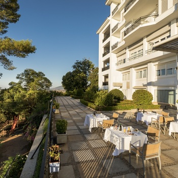 Parador de Cordoba, Cordoba - udendørs restaurant