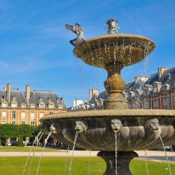 Paris_Place_des_Vosges_18