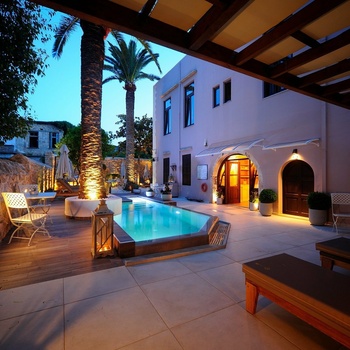 Pepi Boutique Hotel - Terrasse og pool