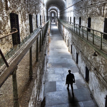 Dyster fængselsgang i Eastern State Penitentiary i Philadelphia